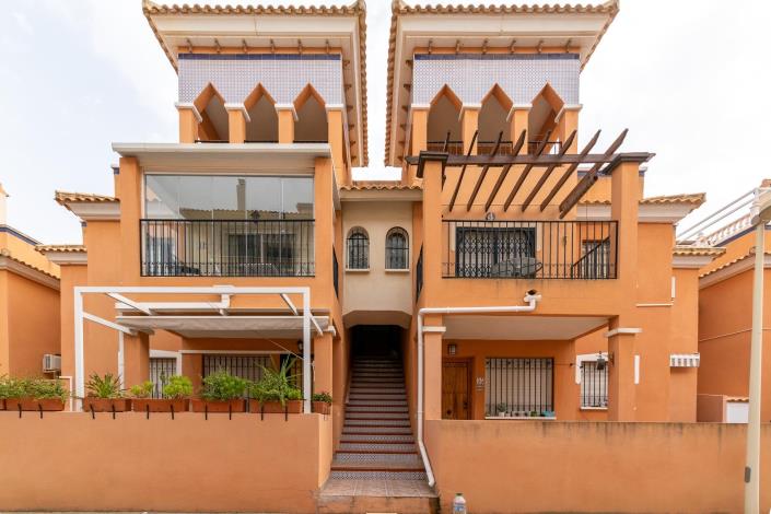 Image No.46-2 Bed Townhouse for sale