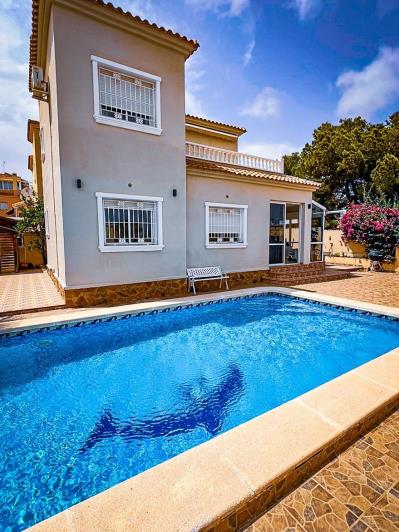 Image No.1-4 Bed Villa for sale