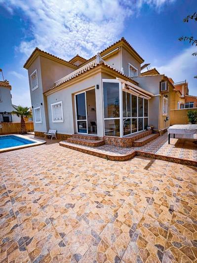 Image No.3-4 Bed Villa for sale