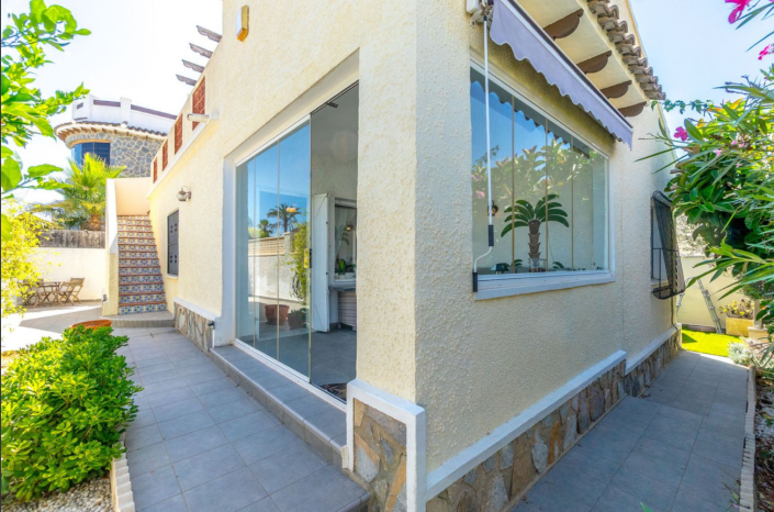 Image No.3-2 Bed Villa / Detached for sale