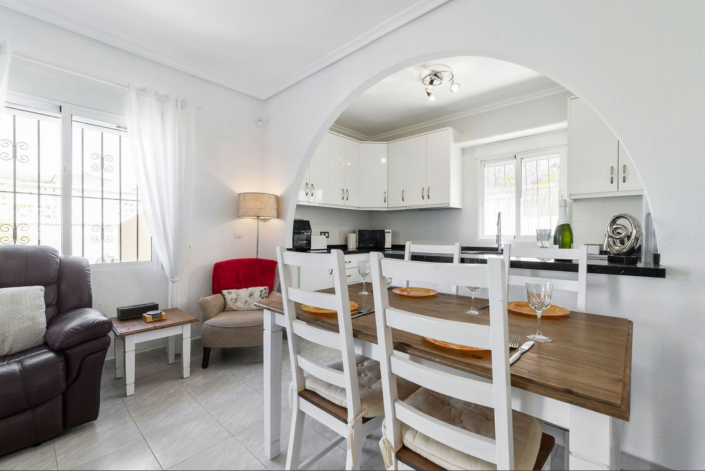 Image No.6-2 Bed Villa / Detached for sale