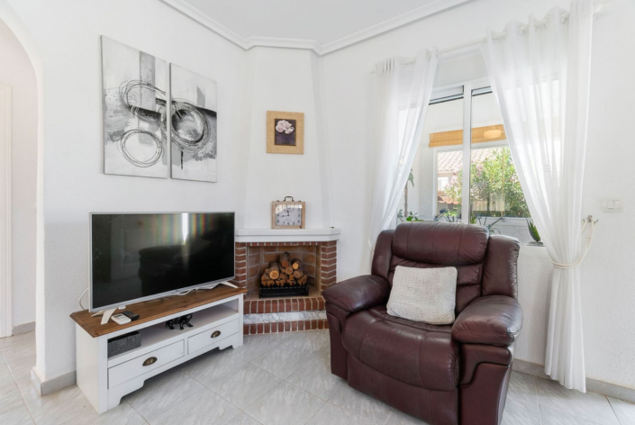 Image No.8-2 Bed Villa / Detached for sale