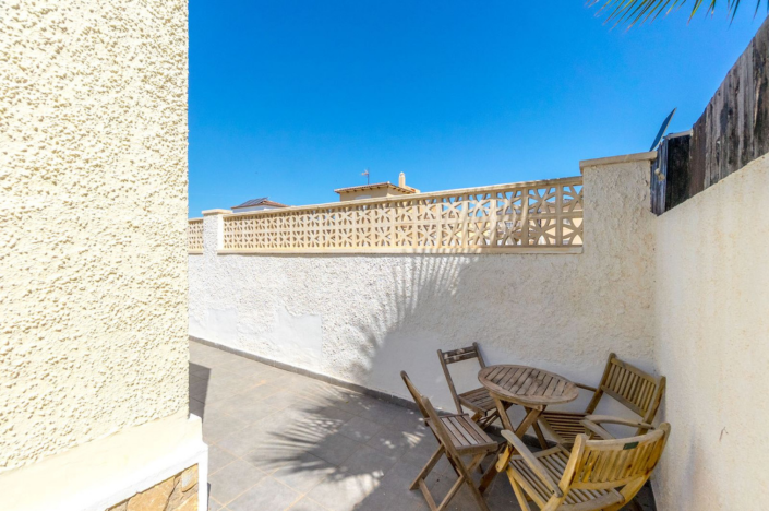 Image No.24-2 Bed Villa / Detached for sale