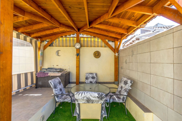 Image No.27-2 Bed Villa / Detached for sale