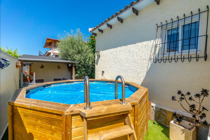 Image No.32-2 Bed Villa / Detached for sale