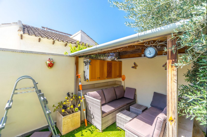 Image No.35-2 Bed Villa / Detached for sale