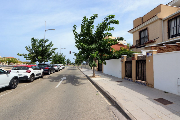 Image No.12-3 Bed Townhouse for sale