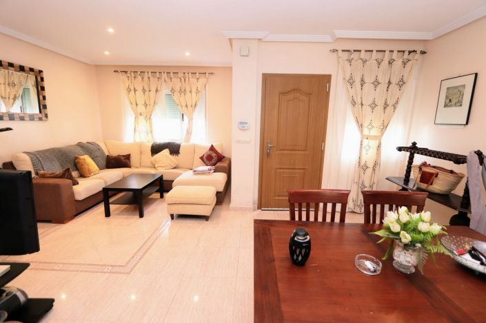 Image No.30-3 Bed Townhouse for sale