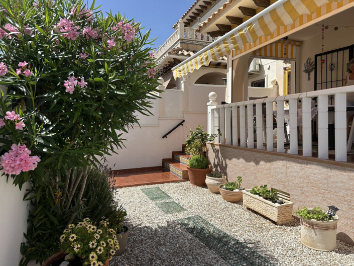 Image No.2-3 Bed Semi-Detached for sale