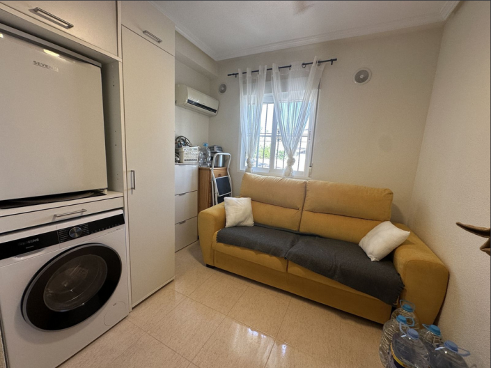 Image No.9-3 Bed Semi-Detached for sale