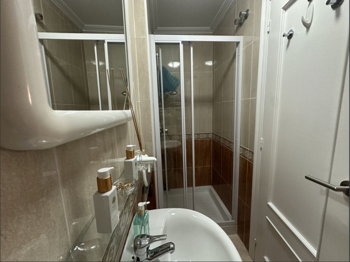 Image No.21-3 Bed Semi-Detached for sale