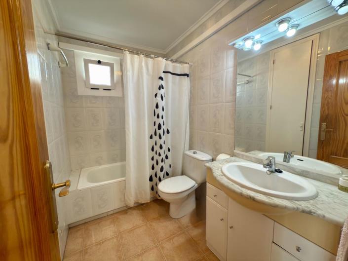 Image No.20-3 Bed Townhouse for sale