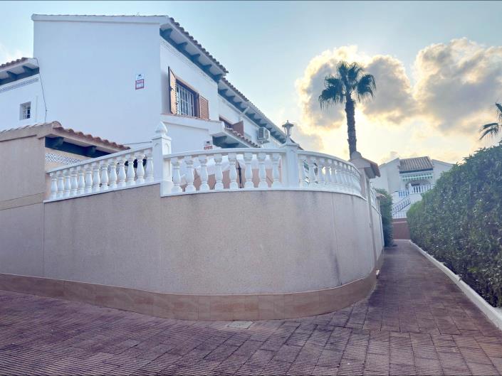 Image No.32-3 Bed Townhouse for sale