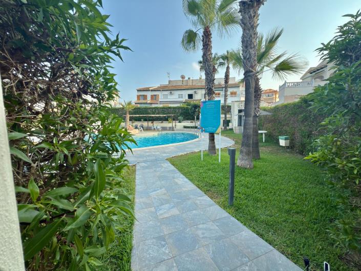 Image No.35-3 Bed Townhouse for sale