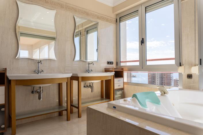 Image No.21-6 Bed Penthouse for sale