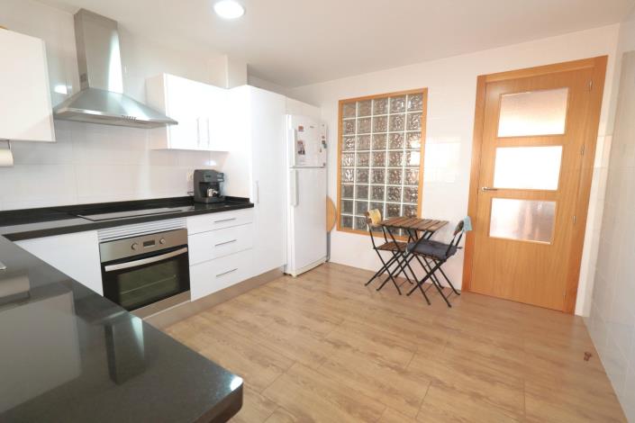 Image No.11-3 Bed Townhouse for sale