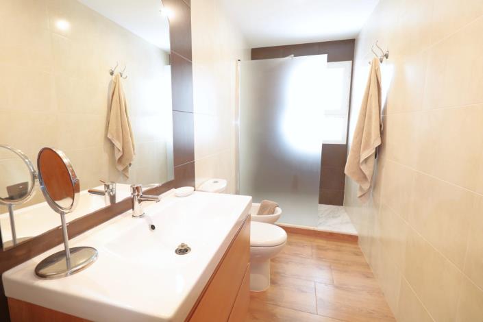 Image No.18-3 Bed Townhouse for sale