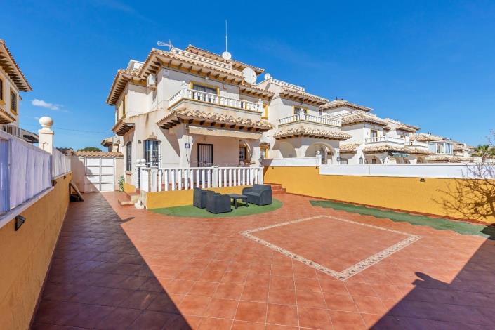 Image No.1-2 Bed Semi-Detached for sale