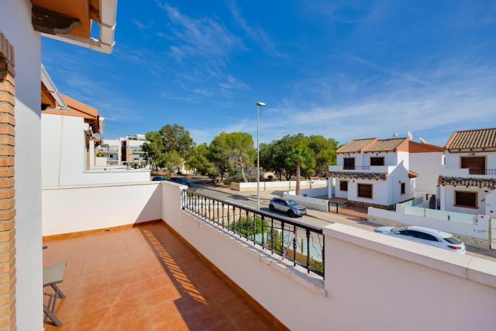 Image No.43-3 Bed Villa / Detached for sale