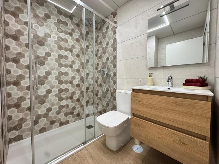 Image No.17-2 Bed Apartment for sale