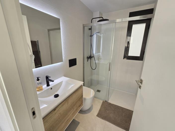 Image No.21-2 Bed Apartment for sale