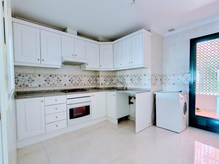 Image No.4-2 Bed Townhouse for sale