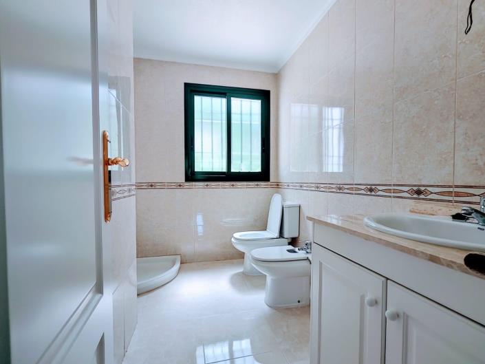 Image No.7-2 Bed Townhouse for sale