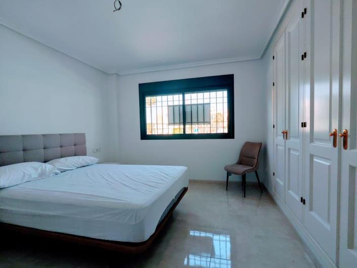 Image No.8-2 Bed Townhouse for sale