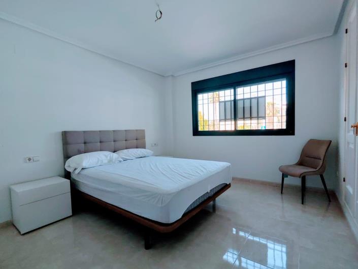 Image No.9-2 Bed Townhouse for sale