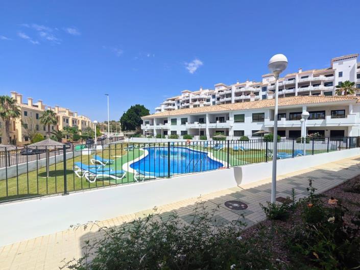 Image No.16-2 Bed Townhouse for sale