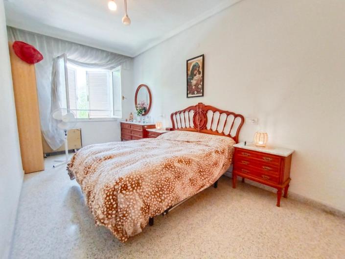 Image No.18-3 Bed Apartment for sale