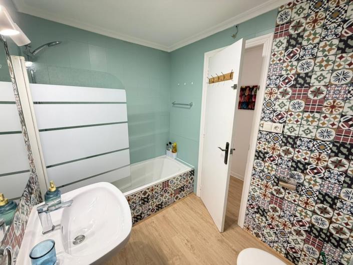 Image No.20-2 Bed Apartment for sale