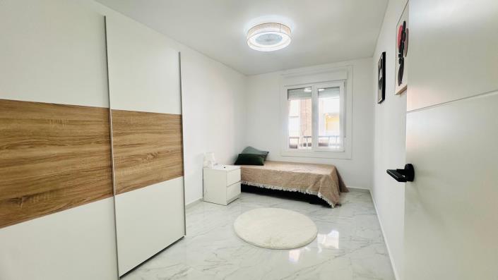 Image No.13-3 Bed Apartment for sale