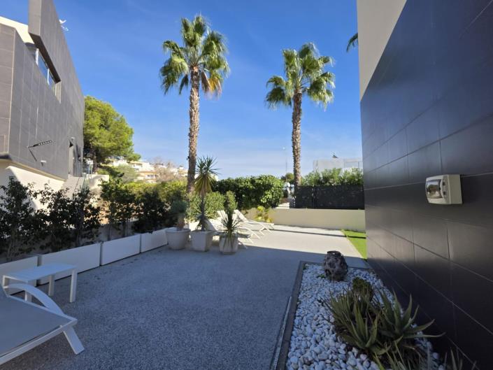 Image No.8-3 Bed Villa for sale