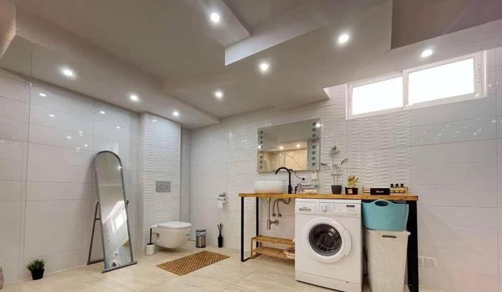 Image No.10-3 Bed Villa for sale