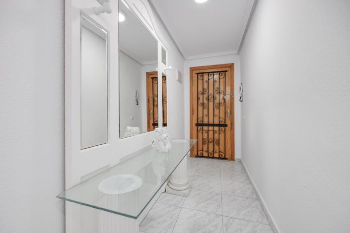 Image No.50-2 Bed Apartment for sale