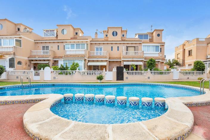 Image No.27-2 Bed Townhouse for sale