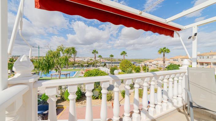 Image No.1-4 Bed Chalet for sale