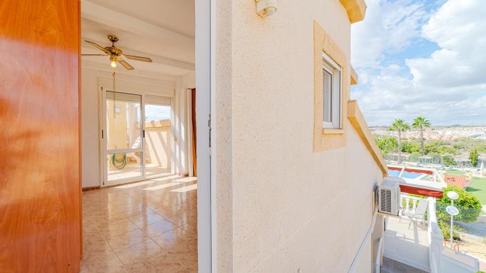 Image No.32-4 Bed Chalet for sale