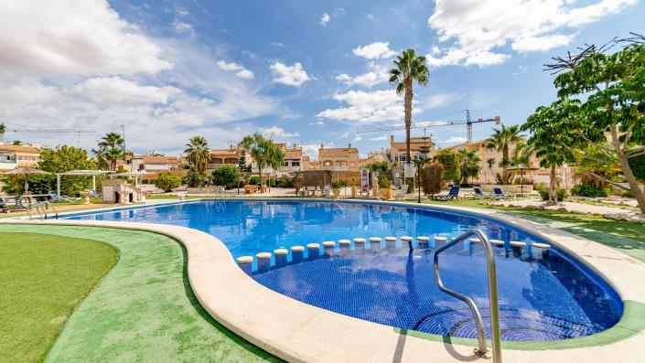 Image No.41-4 Bed Chalet for sale