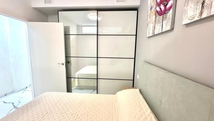 Image No.17-2 Bed Apartment for sale