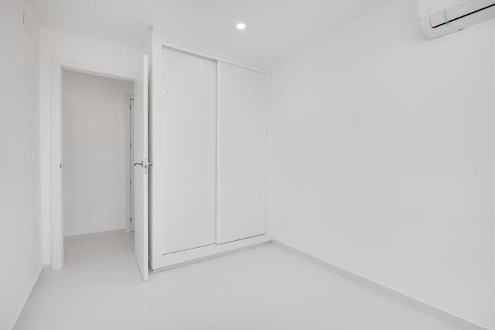 Image No.26-3 Bed Apartment for sale