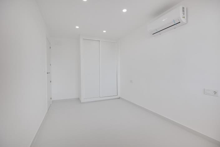 Image No.27-3 Bed Apartment for sale