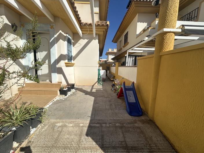 Image No.7-3 Bed Townhouse for sale