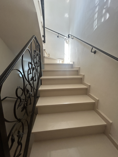 Image No.20-3 Bed Townhouse for sale