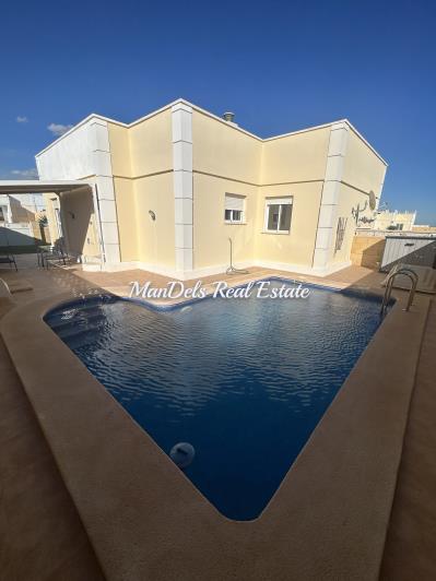 Image No.28-2 Bed Semi-Detached for sale