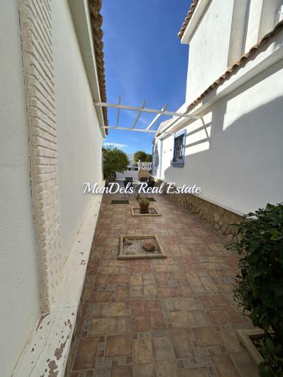 Image No.11-3 Bed Villa / Detached for sale