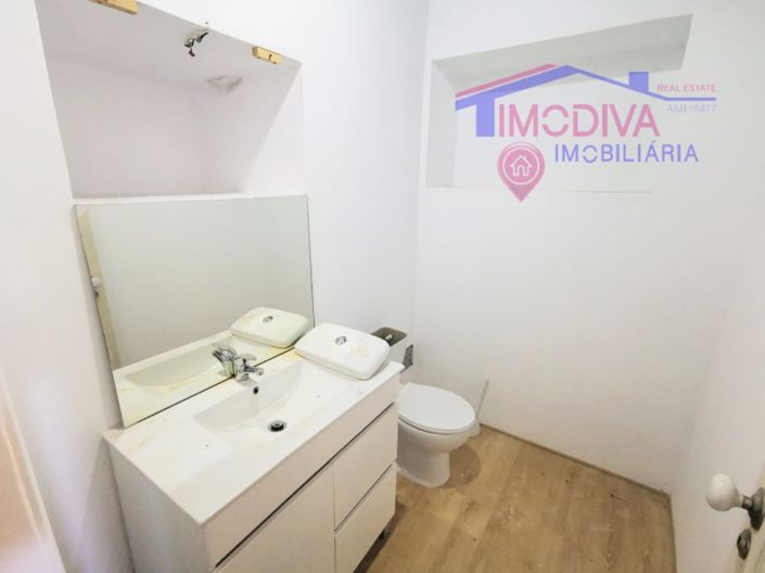 Image No.24-4 Bed House for sale