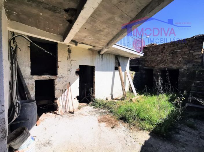 Image No.41-4 Bed House for sale