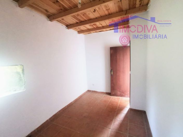 Image No.11-2 Bed Farmhouse for sale